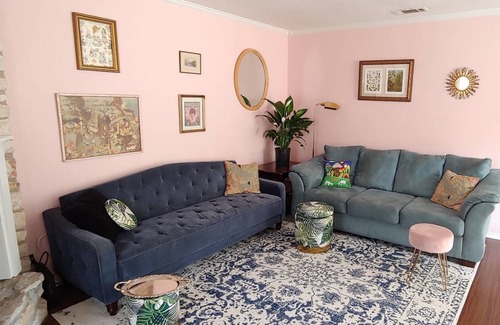 North Austin Civic Association Resort | Private room ∙ 2 guests