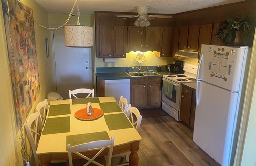 North Myrtle Beach Condo | Relaxing Family-Friendly gated Beach Condo