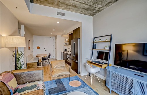 Rainey Street Historic District Condo | 58 m² Condo ∙ 1 bedroom ∙ 4 guests
