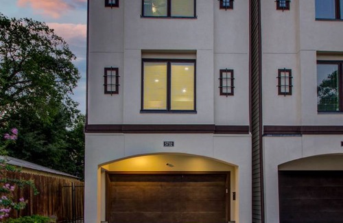 Washington Ave./ Memorial Park House | 223 m² House ∙ 3 bedrooms ∙ 12 guests