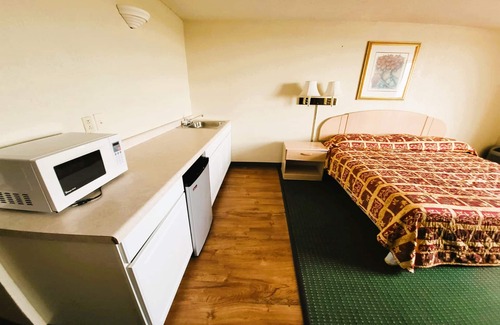 Junction City Hotel | USA Inn Junction City Near Fort Riley