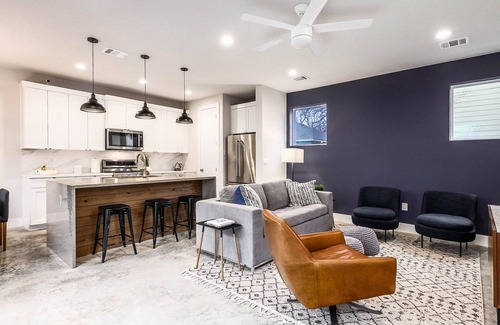 Chestnut House | UT Football Fave - Minutes to Airport, Stadium, DT