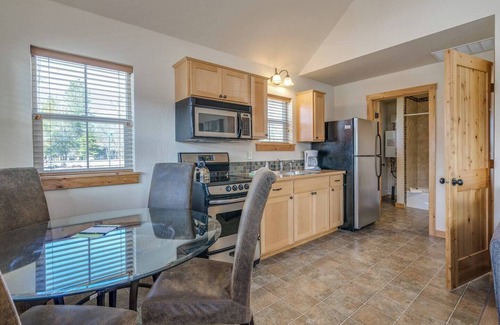 Dover Bay House | Utopia - Courtyard Beach Bungalow