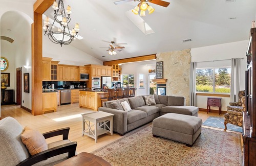 Paso Robles House | Uvae-Endless Views and Endless Privacy in Paso Robles Wine Country!