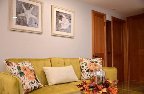 Ravenna Apartment | UW Cozy - Quiet Home, Perfect for Family and Group