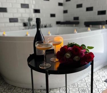 Vieux Malakoff Apartment | Vénus Love room Escapade romantique avec jacuzzi