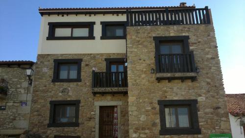 Oliva de Plasencia House | Vía Caparra Superior