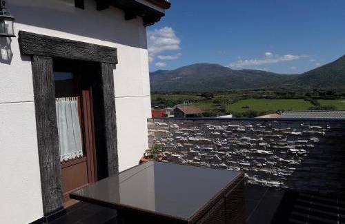 Oliva de Plasencia House | Vía Caparra Superior