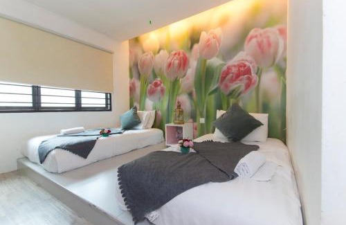 Taman Pertama Hotel | V Garden Hotel