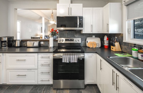 Kingsland House | V@Home Entire house 5Bed2BATH Shopping/Downtown