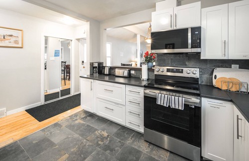 Kingsland House | V@Home Entire house 5Bed2BATH Shopping/Downtown