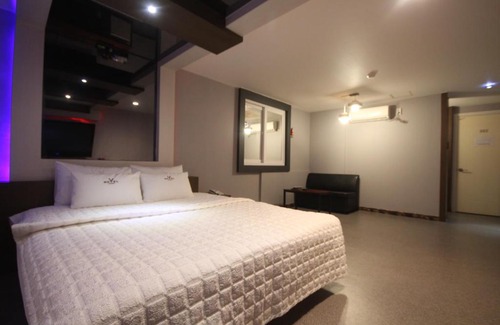 Busanjin Hotel | v motel