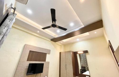 Nagpur House | V - NEW NP PEWMIUM - The Point of kashi - Near Kashi Vishwanath Temple!