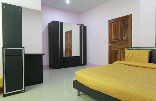 Nai Mueang Hotel | V Residence
