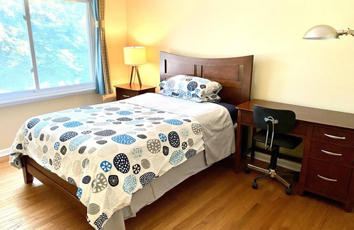 Naperville House | V1 Private Room In Naperville Downtown with Wi-fi Desk, Near HighwayTrainStation