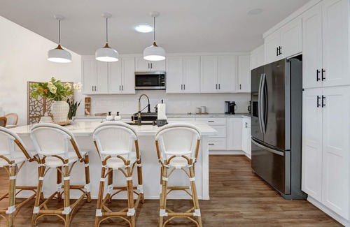 Palm Desert Condo | V3872 - Holly House - Beautiful Remodel Palm Floor Plan