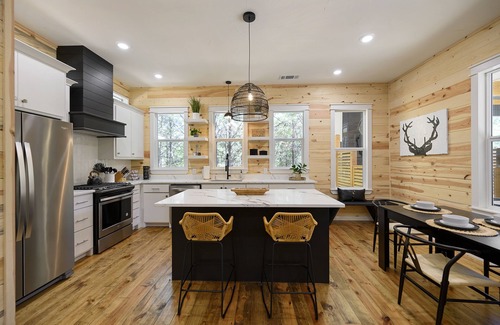 Broken Bow Cabin | Vacana CCC, Games, Hot Tub, Fire Pit, Close to Town