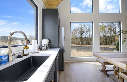 Broken Bow Cabin | Vacana: Creekside, Games, Loft Area, Hot Tub, Pets