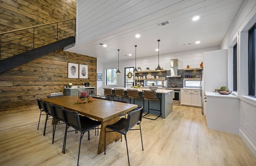 Broken Bow Cabin | Vacana Yall Tall, Sep Suite, Shuffleboard, Hot Tub