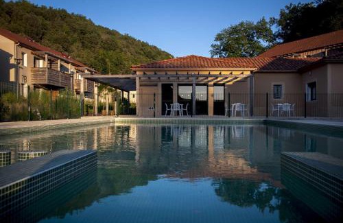 Les Eyzies Apartment | Vacancéole - Résidence Le Clos du Rocher