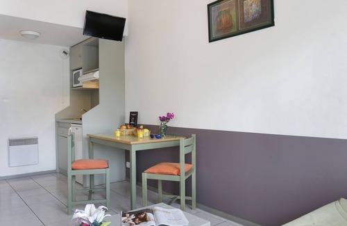 Merville Hotel | Vacancéole - Resid'price