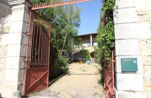 Saint-Cesaire-de-Gauzignan House | Vacances chez l'antiquaire 15 personnes 10 chambres