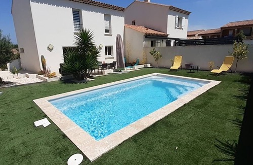La Crau House | Vacances Dans un Village du Var Entre Hyères et Carqueiranne