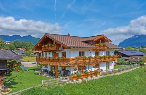 Schoenau am Koenigssee Apartment | Vacation apartment Untersberg, up to 4 persons, 110 sqm, 1 bedroom, balcony