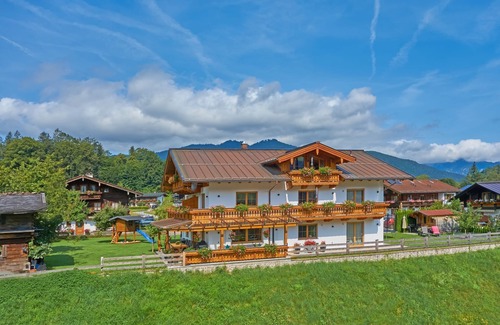 Schoenau am Koenigssee Apartment | Vacation apartment Untersberg, up to 4 persons, 110 sqm, 1 bedroom, balcony