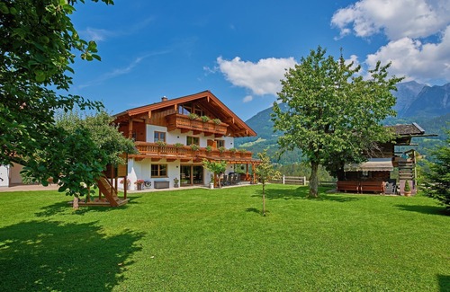 Schoenau am Koenigssee Apartment | Vacation apartment Untersberg, up to 4 persons, 110 sqm, 1 bedroom, balcony