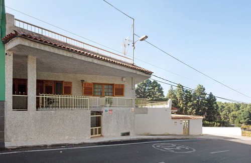 Cueva del Viento Apartment | Vacation Apartment 'Casa Luna' with Sea View, Private Terrace and Wi-Fi