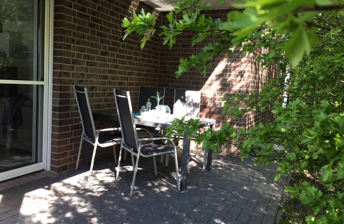 Fedderwardersiel Apartment | Vacation apartment Seeigel with sauna, directly on the dike