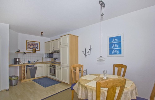 Breege Apartment | Vacation apartment near the harbor with balcony and sea view - Hafenhäuser Breege FeWo 14