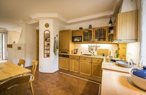 Gmain Apartment | Vacation apartment, 100sqm, 2 bedrooms, fireplace, terrace, sauna and garden