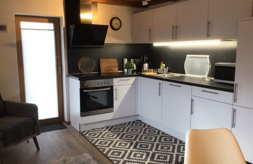 Bischofswiesen Apartment | Vacation apartment Lederhose, 1-2 pers. 81 m², bedroom, double room, shower/WC, bathroom, T