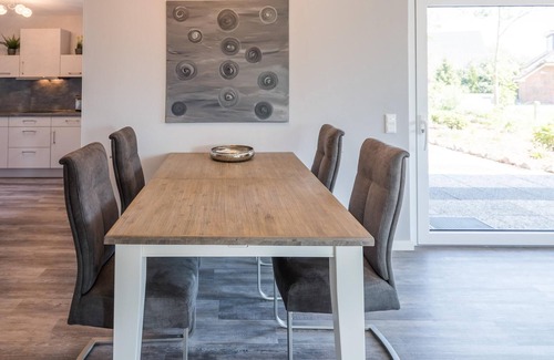 Husum Apartment | Vacation apartment Schobüller Austernfischer in Husum-Schobüll for up to 4 people
