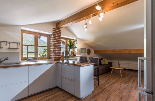 Oberaudorf Apartment | Vacation apartment at Silbergersee No. 1, 70 sqm with balcony