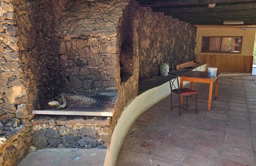 Tiscamanita Apartment | Vacation Apartment 'Casa Campo De Tiro Gayria' with Mountain View, Private Terrace and Wi-Fi