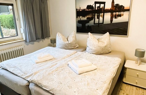 Wulsdorf Apartment | Vacation apartment close to nature in the city not far from the fishing port