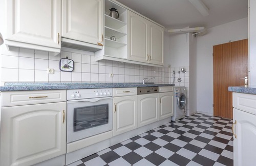 Mitte-Sud Apartment | Vacation apartment Weserblick. Close to the harbor and beautiful view.