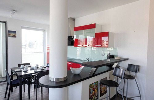 Mitte-Sud Apartment | Vacation apartment Hafenblick. Elegant and modern,