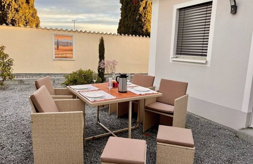 Meckenbeuren Apartment | Vacation apartment Brochenzell - near Ravensburger Spieleland