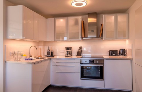 Muritz Apartment | Vacation apartment with water view on the 1st floor of the Hafenresidenz Waren