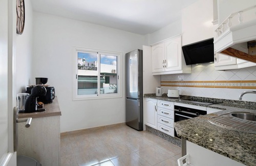 Playa Blanca Apartment | Vacation Apartment 'Seaview Limones' with Sea View, Private Terrace and Wi-Fi