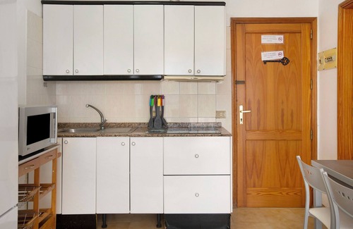 Puerto Rico Apartment | Vacation Apartment Balcón de Amadores 1 with Mountain View, Pool, Wi-Fi & Terrace
