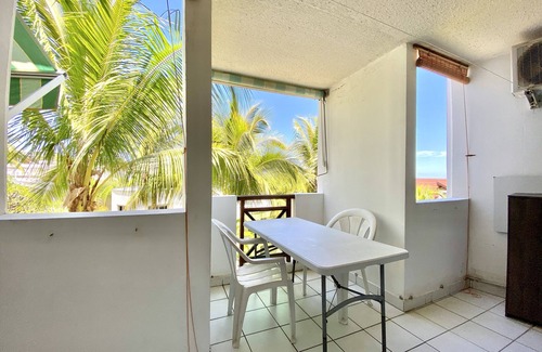 Boucan Canot Apartment | Vacation apartment F2 5 minutes walk from boucan beach