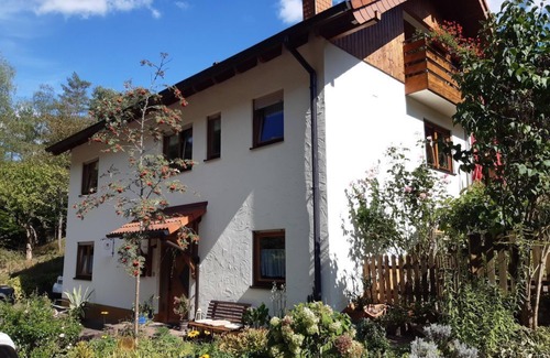 Rinnthal Apartment | Vacation apartment II (attic apartment) - Ferienwohnungen Röller