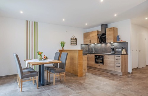 Salem Apartment | Vacation apartment in the attic, 80 sqm, 2 bedrooms with balcony, max. 3 persons