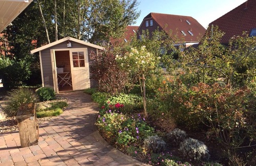 Werdum Apartment | Vacation apartment no. 5 and 6 Tide - Haus Friesentraum
