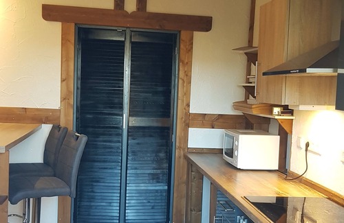 Ahrdt Apartment | Vacation apartment on the lake. located directly on the circular trail around the Aartalsee.